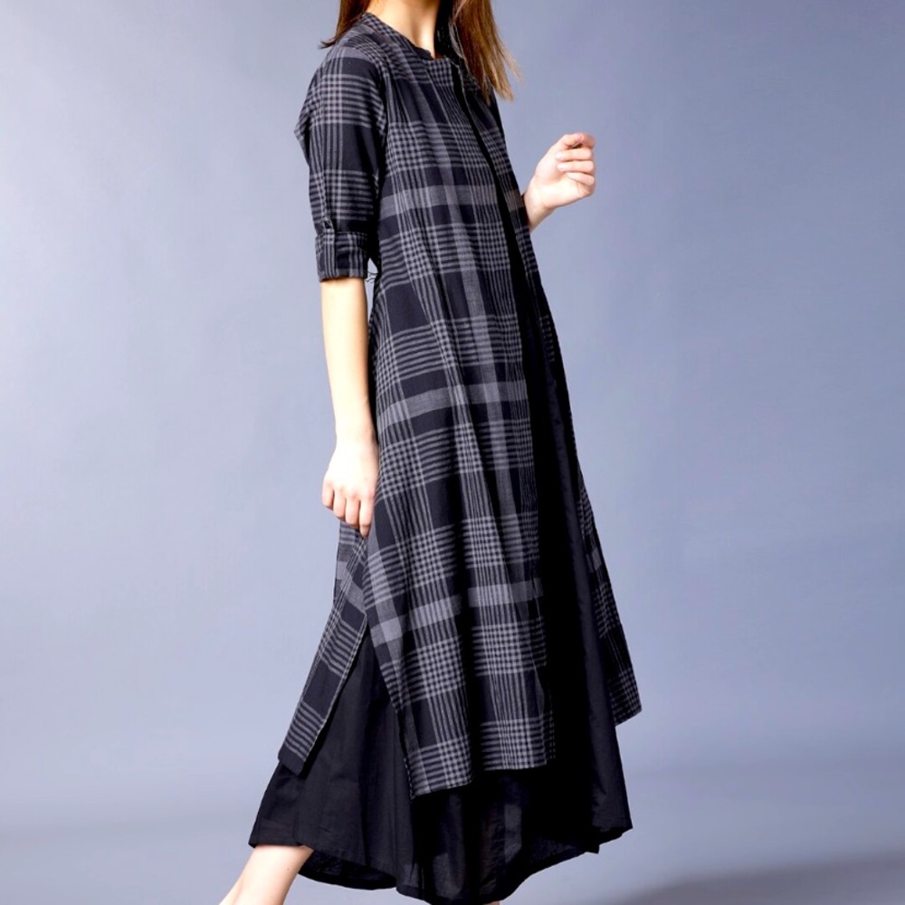 Women Black solid A-line dress with jacket - Picture 6 of 14